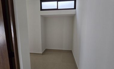 CASA EN VENTA MERIDA, PRIVADA PRADERAS DEL MAYAB, MOD. COZUMEL, ENERO 2026.
