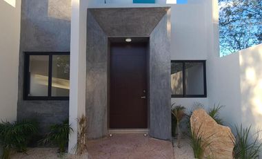 CASA EN VENTA MERIDA CONKAL PRIV PRADERAS DEL MAYAB CASA MIN A 5 MESES Y MEDIO