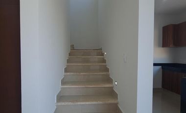 CASA EN VENTA MERIDA CONKAL PRIV PRADERAS DEL MAYAB CASA MIN A 5 MESES Y MEDIO