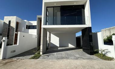 CASA EN VENTA MERIDA, CONKAL, PRIVADA ZENDERA, DICIEMBRE 2025.