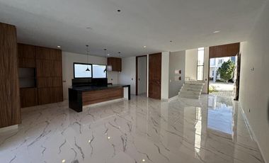 CASA EN VENTA MERIDA, CONKAL, PRIVADA ZENDERA, DICIEMBRE 2025.