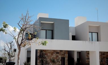 CASA EN VENTA/RENTA MERIDA, PRIV MORATTA, MOD PAULA, ENTREGA INMEDIATA.