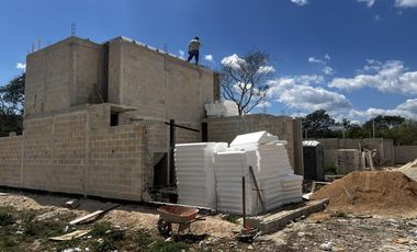 CASA EN VENTA MERIDA, KOMCHEN, TANNA ll, MOD. A DE 1 RECAMARA, A 12 MESES.