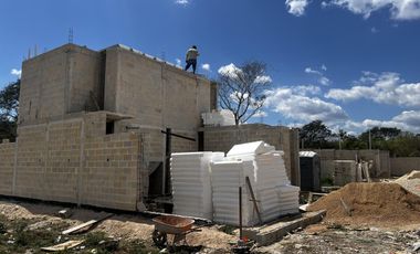 CASA EN VENTA MERIDA, KOMCHEN, TANNA ll, MOD. A DE 1 RECAMARA, A 12 MESES.