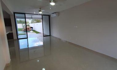 CASA EN VENTA MERIDA, SAN DIEGO CUTZ, PIV. PRADERAS DEL MAYAB, MOD.BOSTE, LISTA