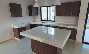 CASA EN VENTA MERIDA, SAN DIEGO CUTZ, PIV. PRADERAS DEL MAYAB, MOD.BOSTE, LISTA