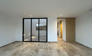 CASA EN VENTA MERIDA, TIXCUYTUN, PAJARO EN PIEDRA, MOD 2 REC, SEPT 2025.