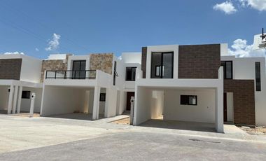 CASA EN VENTA MERIDA, TEMOZON NORTE, PRIVADA ADARA, MOD 205, JUNIO 2026.