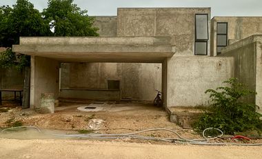 CASA EN VENTA MERIDA, CHOLUL, PRIVADA ALMA RESIDENCIAL, MOD. A, OCTUBRE 2025.