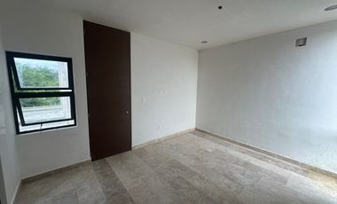 CASA EN VENTA MERIDA, CHOLUL, PRIVADA ALMA RESIDENCIAL, MOD. A, OCTUBRE 2025.