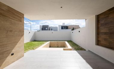 CASA EN VENTA MERIDA, CONKAL, PRIVADA NADIRA, MOD. DOM, ENTREGA INMEDIATA.