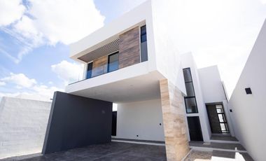 CASA EN VENTA MERIDA, CONKAL, PRIVADA NADIRA, MOD. DOM, ENTREGA INMEDIATA.