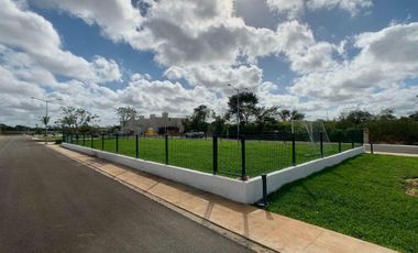 CASA EN VENTA MERIDA, CONKAL, PRIVADA NADIRA, MOD. DOM, ENTREGA INMEDIATA.