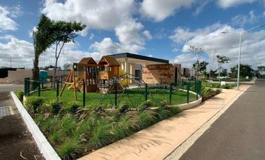 CASA EN VENTA MERIDA, CONKAL, PRIVADA NADIRA, MOD. DOM, ENTREGA INMEDIATA.