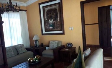 CASA EN VENTA, MERIDA, TEMOZON NORTE, SOBRE LA AVENIDA.