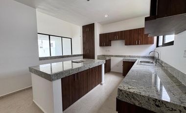 CASA EN VENTA MERIDA, EN GRAN SAN PEDRO CHOLUL, PRIVADA XCANATUN, LISTA.