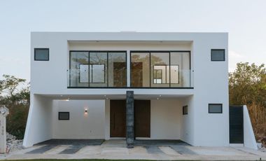 CASA EN VENTA MERIDA, CONKAL EN PRIVADA TAMORA, ENTREGA INMEDIATA.