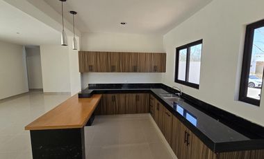 CASA EN VENTA MERIDA SAN DIEGO CUTZ PRIV PRADERAS DEL MAYAB MOD. KAN A 6 MESES