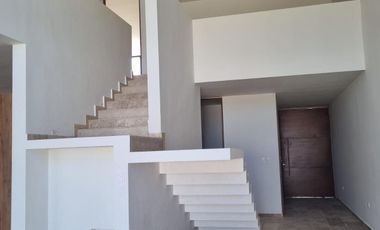 CASA EN VENTA MERIDA, CONKAL, PRIVADA ARBELIA, MODELO TOSCANA, JULIO 2025.