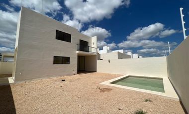 CASA EN VENTA MERIDA, CONKAL, PRIVADA NADIRA, MOD NAZARET PLUS, 4 REC, DIC 2025.