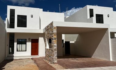 CASA EN VENTA MERIDA, CONKAL, PRIVADA NADIRA, MOD NAZARET PLUS, 4 REC, DIC 2025.