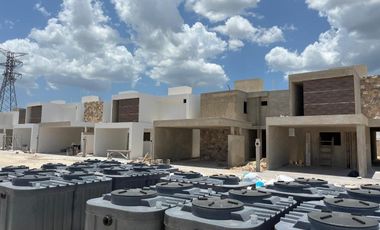 CASA EN VENTA MERIDA, TEMOZON NORTE, PRIVADA ADARA, MOD. 255, ABRIL 2026.