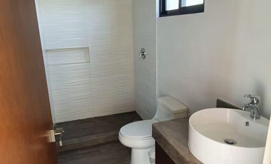 CASA EN VENTA MERIDA, SAN DIEGO CUTZ,PRIV. PRADERAS, MOD. CUBICA, A 5 MESES.