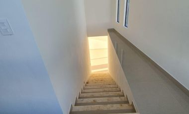 CASA EN VENTA MERIDA, SAN DIEGO CUTZ,PRIV. PRADERAS, MOD. CUBICA, A 5 MESES.