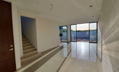 CASA EN VENTA MERIDA, SAN DIEGO CUTZ,PRIV. PRADERAS, MOD. CUBICA, A 5 MESES.