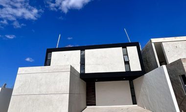CASA EN VENTA MERIDA, PRIVADA PRADERAS DEL MAYAB, MOD. AMBAR, LISTA.