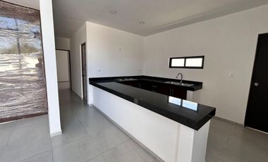 CASA EN VENTA MERIDA, PRIVADA PRADERAS DEL MAYAB, MOD. AMBAR, LISTA.