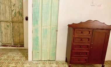 CASA EN VENTA MERIDA, CENTRO, BARRIO SANTIAGO MOD KIN, AMUEBLADA, LISTA.