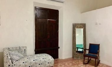 CASA EN VENTA MERIDA, CENTRO, BARRIO SANTIAGO MOD KIN, AMUEBLADA, LISTA.