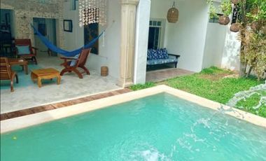 CASA EN VENTA MERIDA, CENTRO, BARRIO SANTIAGO MOD KIN, AMUEBLADA, LISTA.