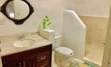 CASA EN VENTA MERIDA, CENTRO, BARRIO SANTIAGO MOD KIN, AMUEBLADA, LISTA.