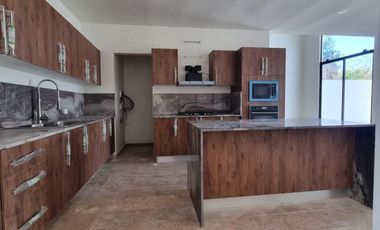 CASA EN VENTA MERIDA, CONKAL, PRIVADA ARBELIA, MOD. MARSELLA, LISTA.