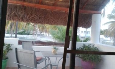 CASA EN VENTA MERIDA, PLAYA SISAL A 150 MTS DEL MAR, AMUEBLADA, LISTA.