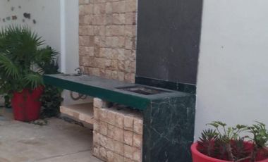 CASA EN VENTA MERIDA, PLAYA SISAL A 150 MTS DEL MAR, AMUEBLADA, LISTA.