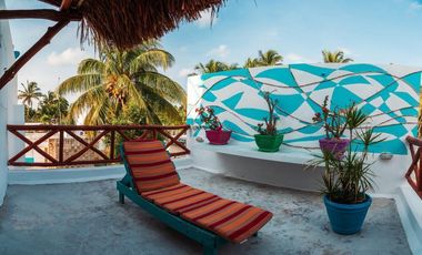 CASA EN VENTA MERIDA, PLAYA SISAL A 150 MTS DEL MAR, AMUEBLADA, LISTA.