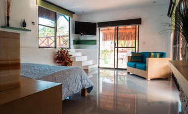 CASA EN VENTA MERIDA, PLAYA SISAL A 150 MTS DEL MAR, AMUEBLADA, LISTA.