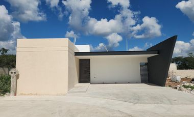 CASA EN VENTA MERIDA, CONKAL, PRIVADA SILVESTA RESIDENCIAL,MOD. 1 PLANTA, LISTA