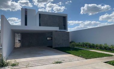 CASA EN VENTA MERIDA, CONKAL PRIV ARBOREA,  EQUIPADA, LISTO.