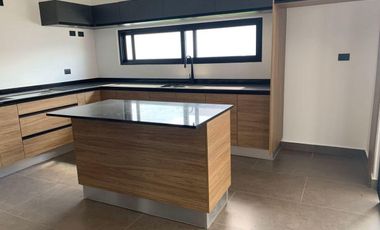 CASA EN VENTA MERIDA, CONKAL PRIV ARBOREA,  EQUIPADA, LISTO.