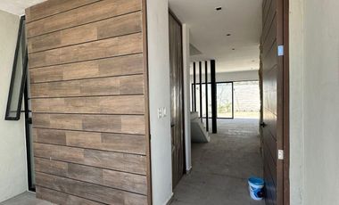 CASA EN VENTA MERIDA, CONKAL, PRIV ELEMENTA, MODELO PIEDRA, A 1 MES.