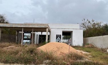 CASA EN VENTA MERIDA, KOMCHEN, PRIVADA JARDINES DE LA REJOYADA, A 3 MESES.