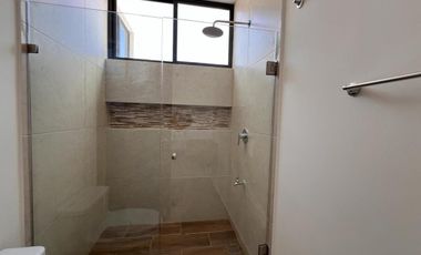CASA EN VENTA MERIDA, PRIV PRADERAS DEL MAYAB, MOD 4 REC, ENTREGA INMEDIATA.