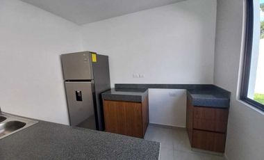 CASA EN VENTA MERIDA, CONKAL, PRIVADA SENDA REAL, MOD. MANZANARES, LISTA.