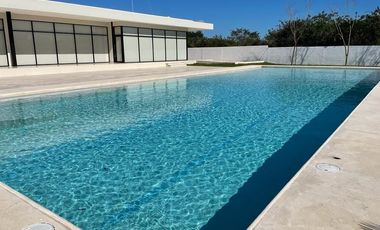 CASA EN VENTA MERIDA, PRIVADA PRADERAS DEL MAYAB, 1 PLANTA, ENTREGA INMEDIATA.