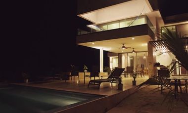 CASA EN VENTA MERIDA, PLAYA SAN BRUNO, FRENTE AL MAR, ENTREGA INMEDIATA.