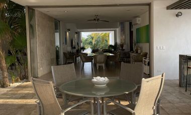 CASA EN VENTA MERIDA, PLAYA SAN BRUNO, FRENTE AL MAR, ENTREGA INMEDIATA.